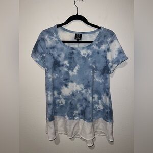 Bobeau Blue and White Tie-Dye Short Sleeve Top